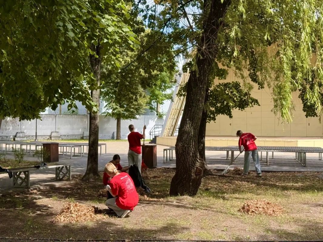 Брянские активисты привели в порядок парк «Юность»