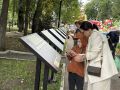 В брянском парке Толстого деревянные скульптуры «заговорили» с посетителями