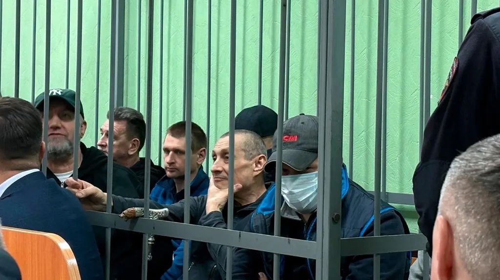 Приговор табачной банде из 16 человек вступил в силу в Брянской области