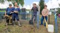 Брянские лесники привели в порядок территорию у памятника жертвам фашизма