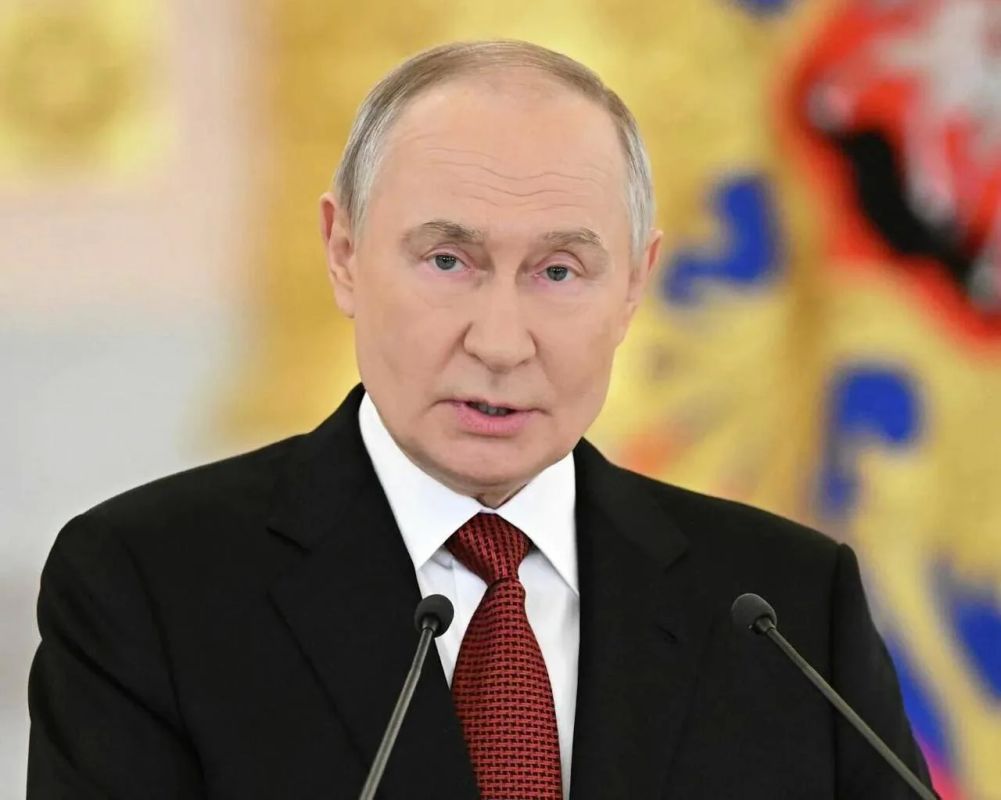 Путин поздравил российских десантников c днем ВДВ, отметив их боевые заслуги и вклад в оборону страны