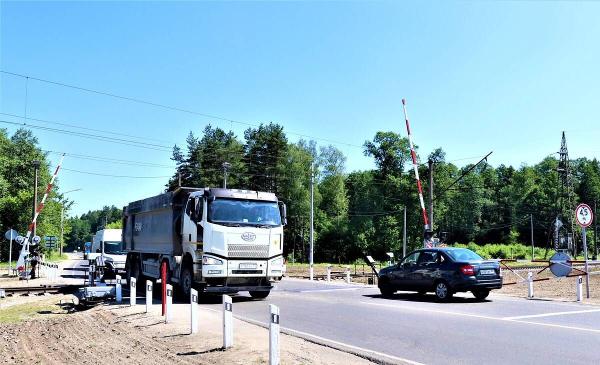 На переездах в Брянской области с начала 2026 года произошло две аварии