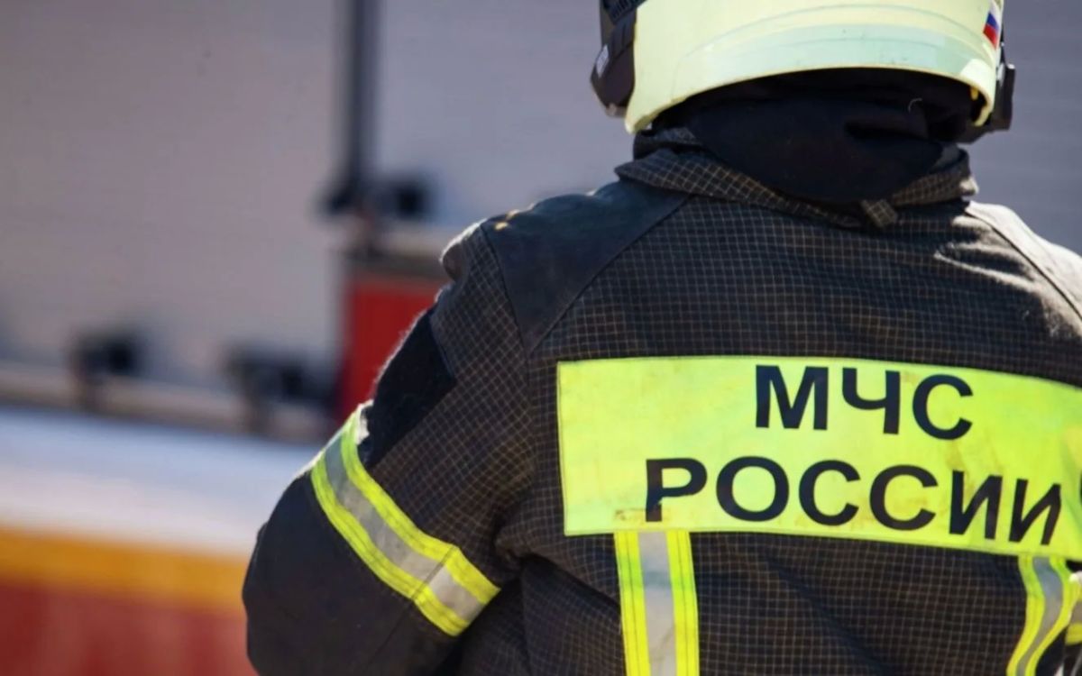 МЧС сообщило о ликвидации открытого горения на складе красок в Брянске
