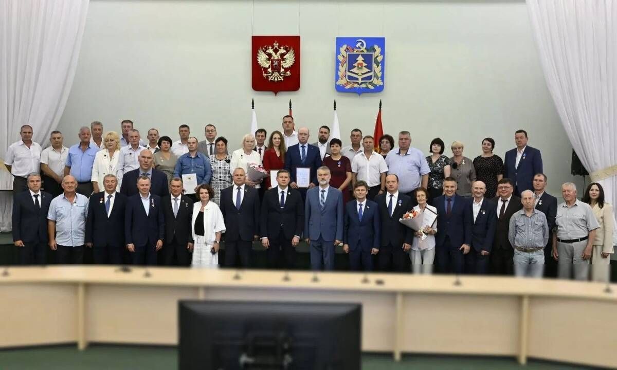 Брянских строителей поблагодарили за восстановление подшефной Брянки