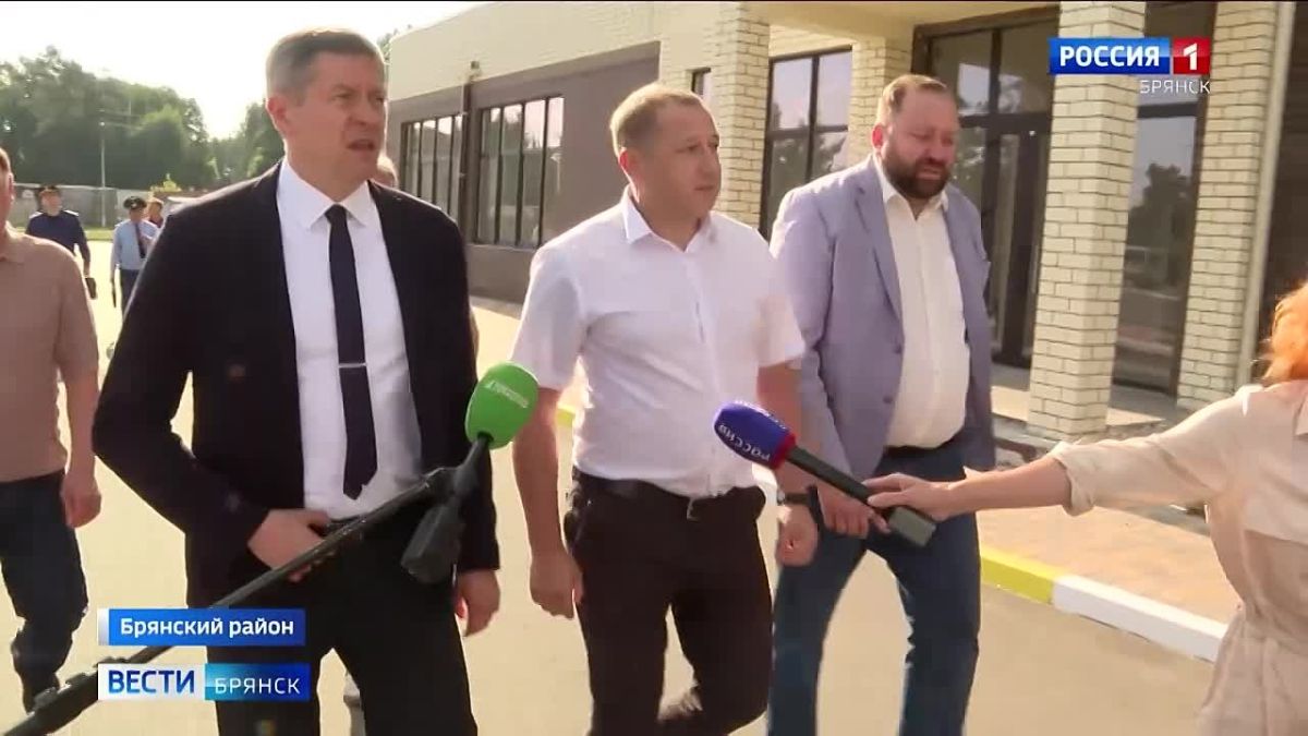 Врио губернатора проинспектировал ход строительства детсада в поселке Свень