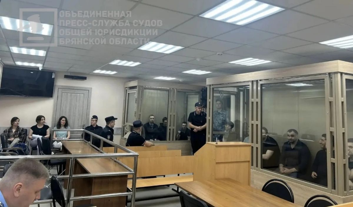 В Брянске осуждена группа мошенников, выманившая у 75 человек более 13 миллионов рублей