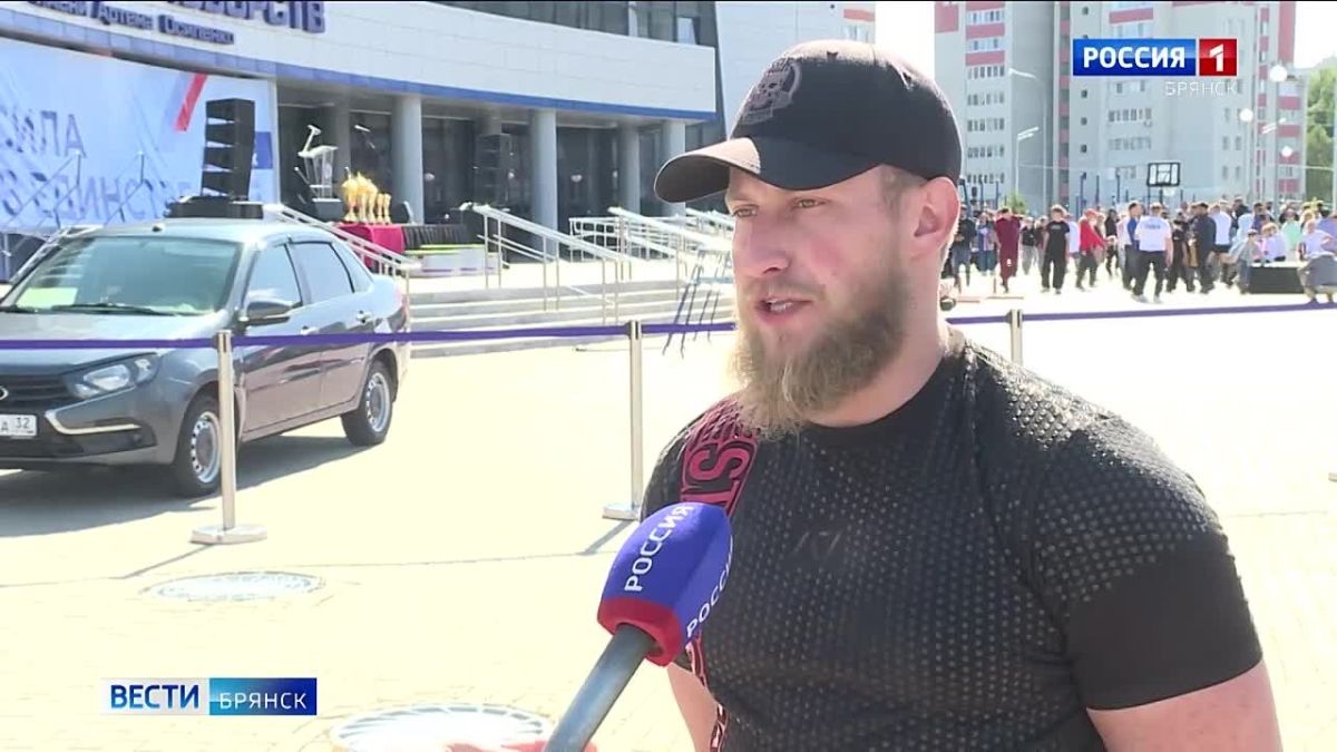 В Брянске прошли соревнования по силовому экстриму