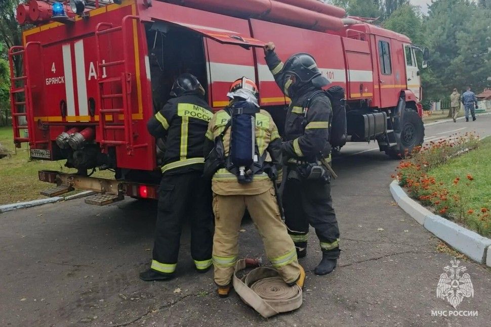 «Загорелся» кабинет, «подожгли» дверь. В гимназии и детском саду Брянска прошли учения