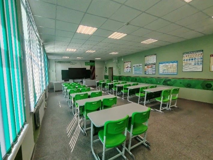 В преддверии нового учебного года в городе Стародубе завершены ремонтные работы в кабинетах, отведённых под агротехнологические классы в двух общеобразовательных организациях: МБОУ «Стародубская средняя общеобразовательная...