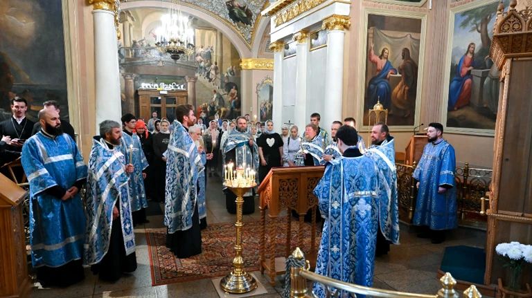 Свенская икона собрала брянских паломников в храме при Третьяковской галерее