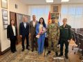 Клинцовским семьям погибших бойцов вручили ордена Мужества