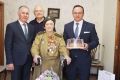 Ветерану Палине Сергеевой исполнилось 103 года. Именинницу расцеловал мэр Александр Макаров