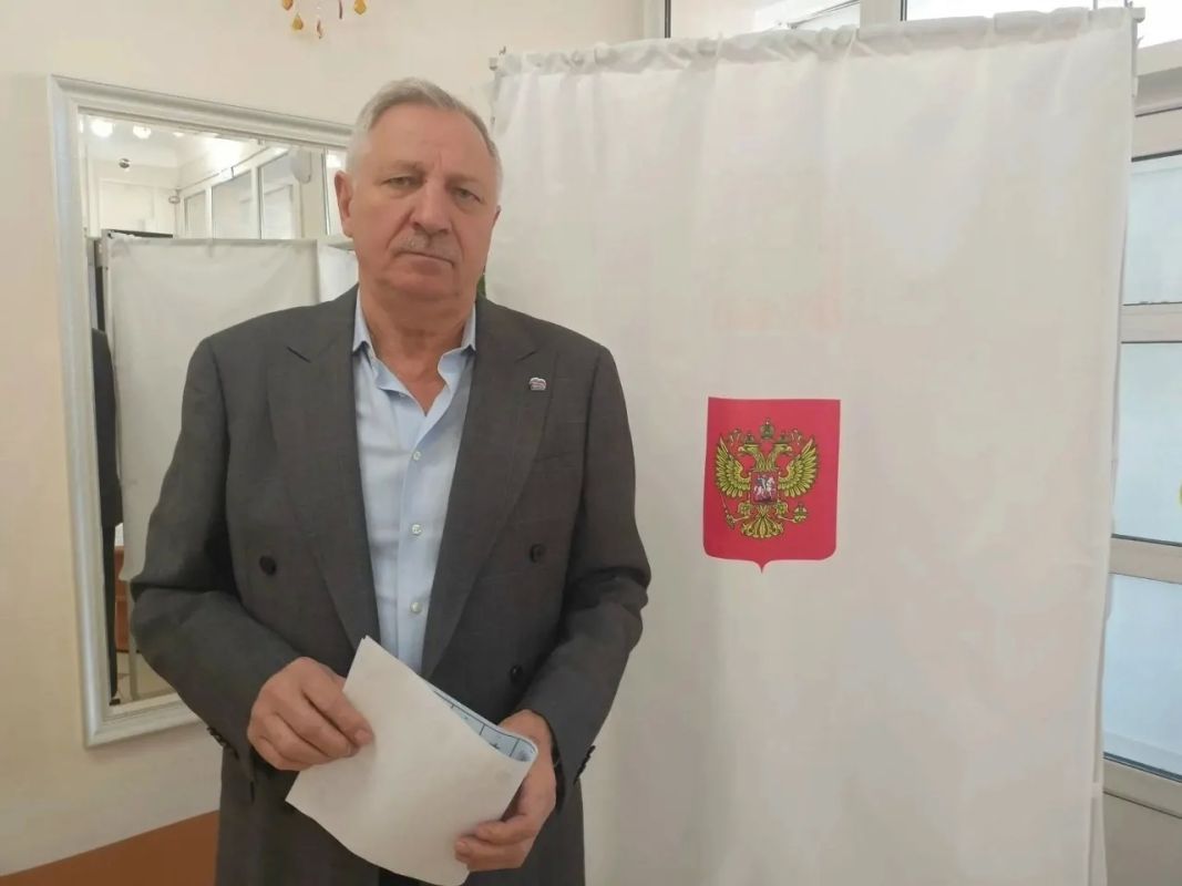 Свой выбор сделал глава администрации Стародубского округа Александр Подольный