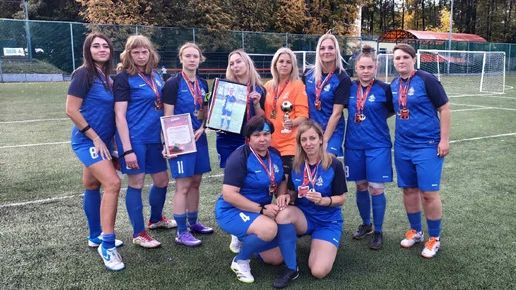 "Футбольные мамы "Динамо-Брянск"" взяли серебро на турнире "Кубок пантер" во Владимире