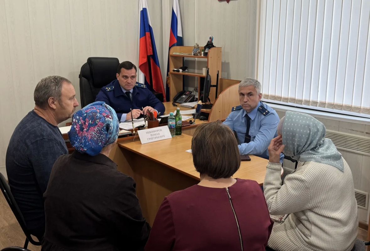 Заместитель прокурора Брянской области Роман Никифоров провел выездной личный прием жителей Мглинского района