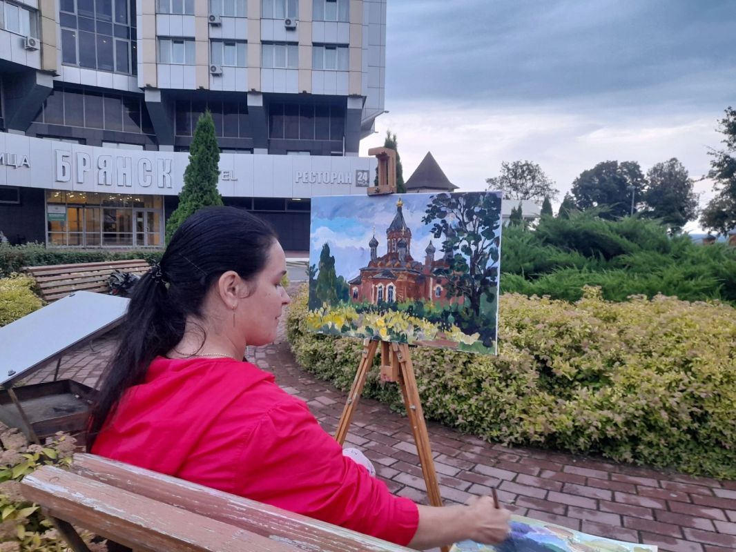 Сказочный и одновременно реальный Брянск Елены Чмыховой