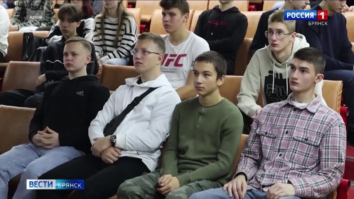 От компьютерных технологий до танцевальных ансамблей: ДДЮТ 90 лет