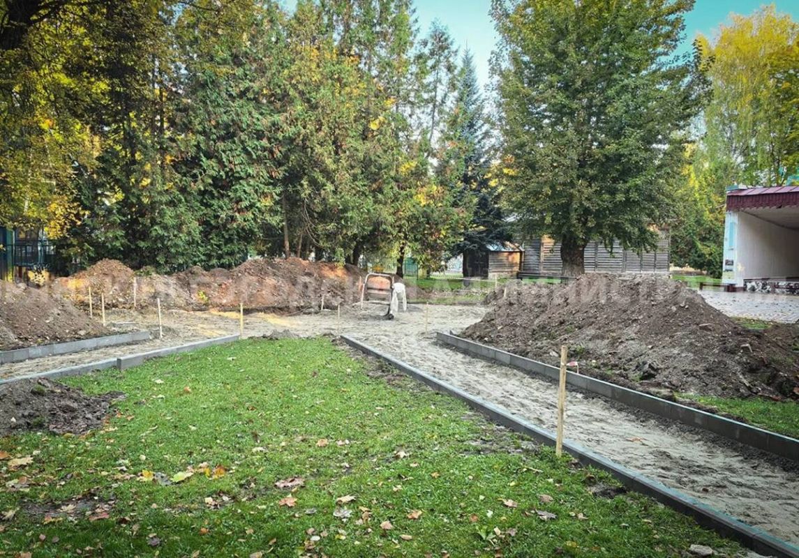 В парке Толстого в Брянске готовятся к открытию бюста Валентина Динабургского
