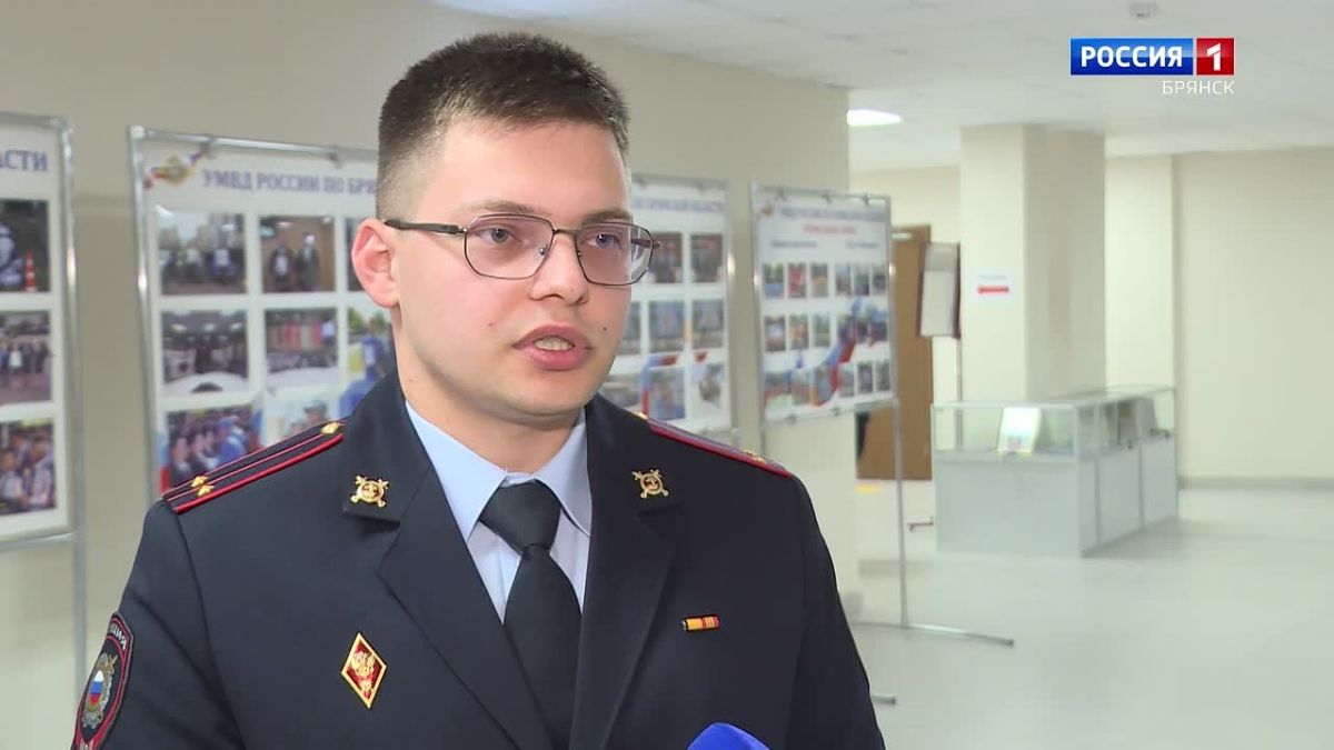 Глава брянского УМВД Алексей Солдатов встретился с молодыми сотрудниками полиции