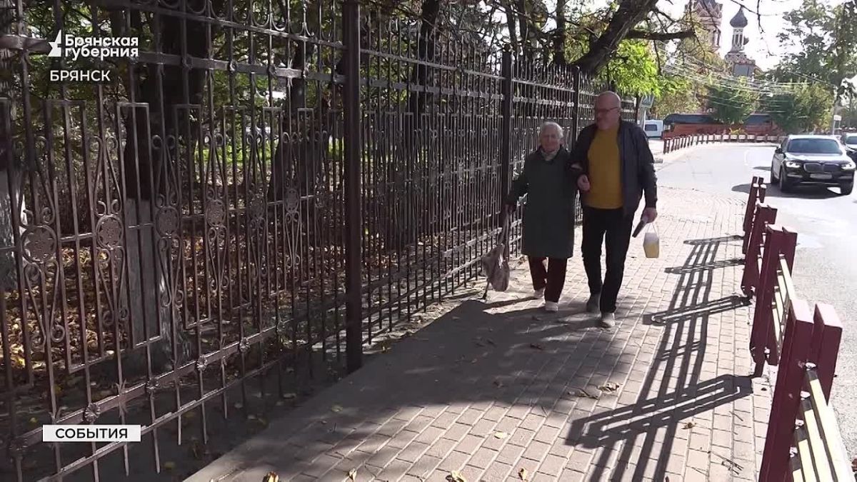 Школьный звонок прозвенел для них больше полувека назад, но связь с любимым педагогом сохранилась до сих пор