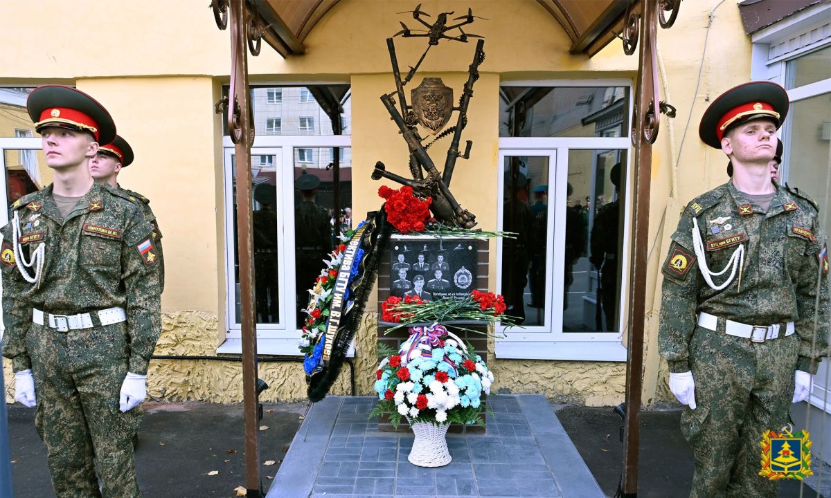 В Брянске открыли памятник воинам, отдавшим жизнь за Родину