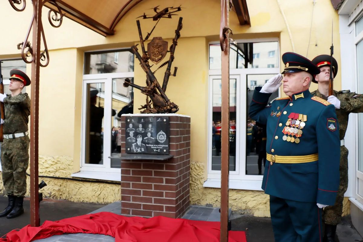 «Погибшим, но не Побежденным»: памятник Воинам-Героям специальной военной операции торжественно открыли в Брянске!