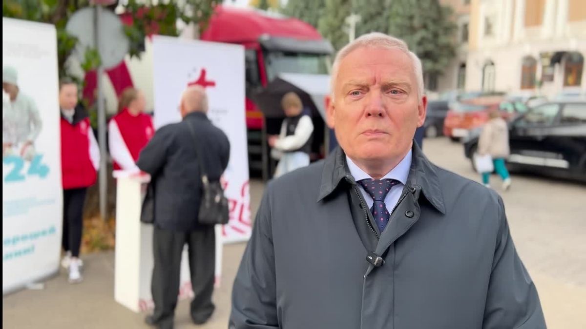 Заместитель председателя Общественной палаты Брянской области, главный врач Брянского областного кардиологического диспансера Андрей Михайлович Недбайкин рассказал о донорстве крови и костного мозга