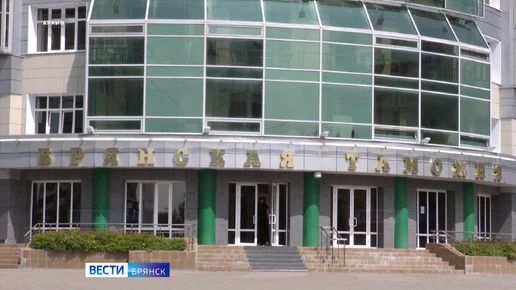 Брянская таможня проводила на пенсию хвостатого сотрудника по кличке Лаки