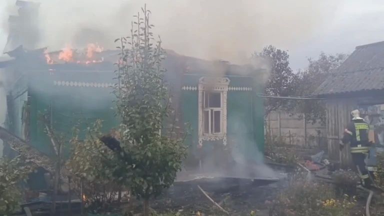В Брянске пожар на Киевской оставил дом без крыши