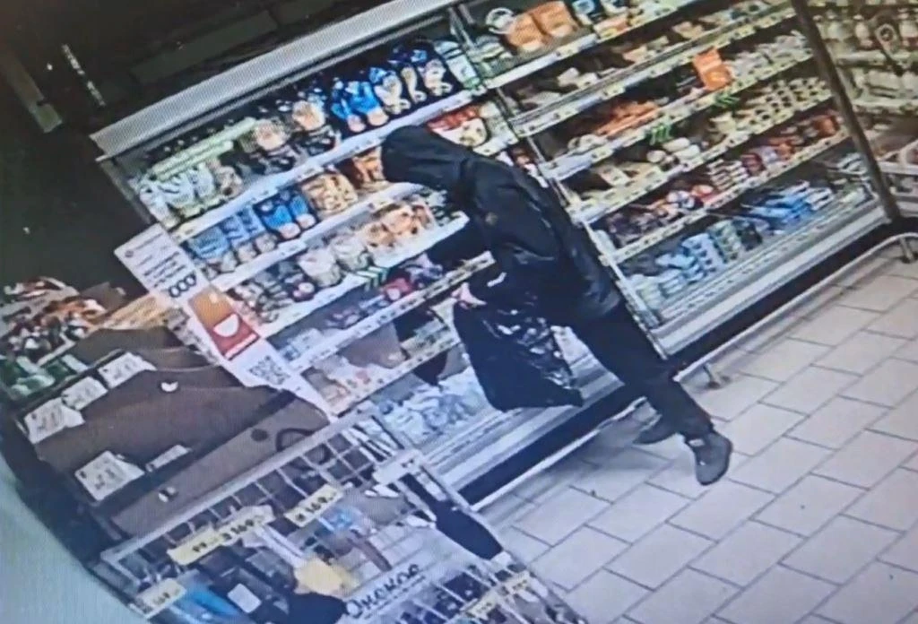 В Володарском районе полицией задержан подозреваемый в серии магазинных краж